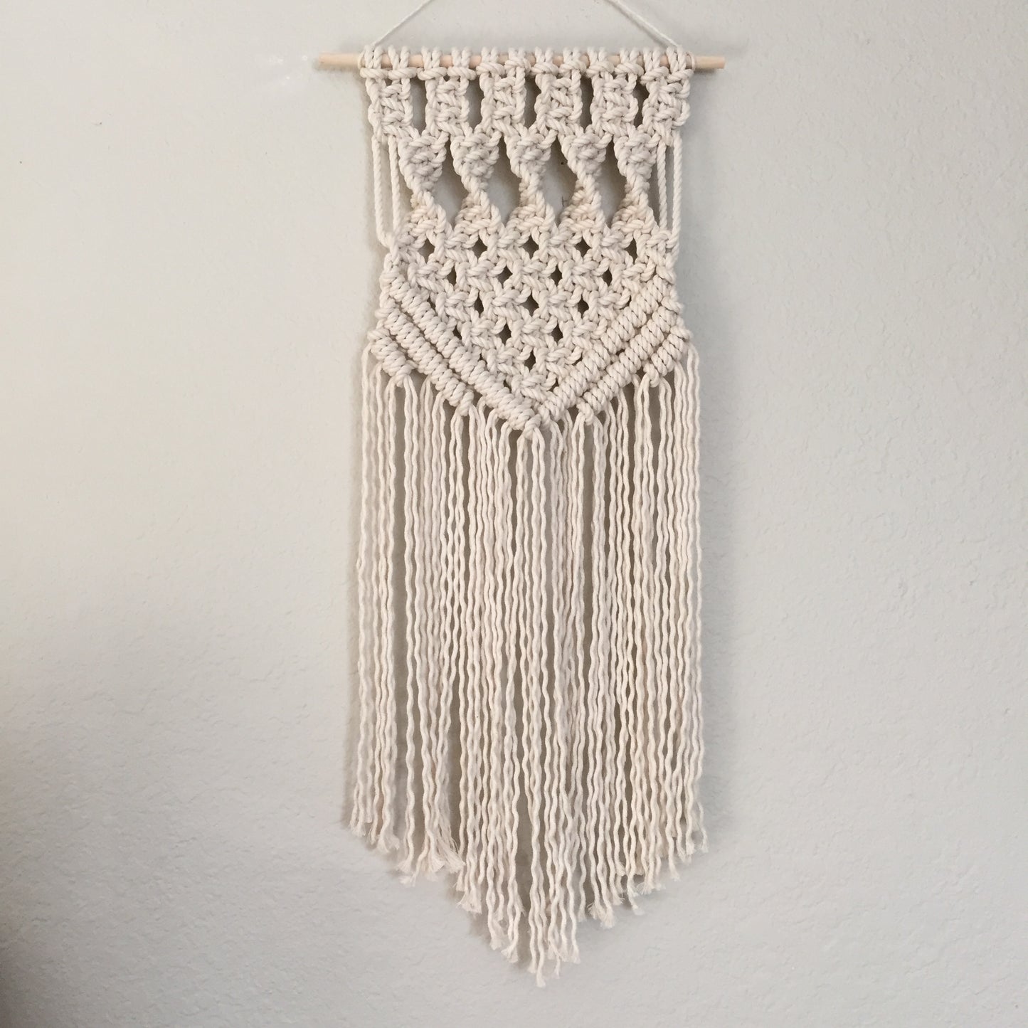 Beginner Friendly Macrame Wall Hanging Pattern - Square Knot Chevron