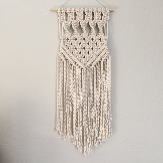 Beginner Friendly Macrame Wall Hanging Pattern - Square Knot Chevron