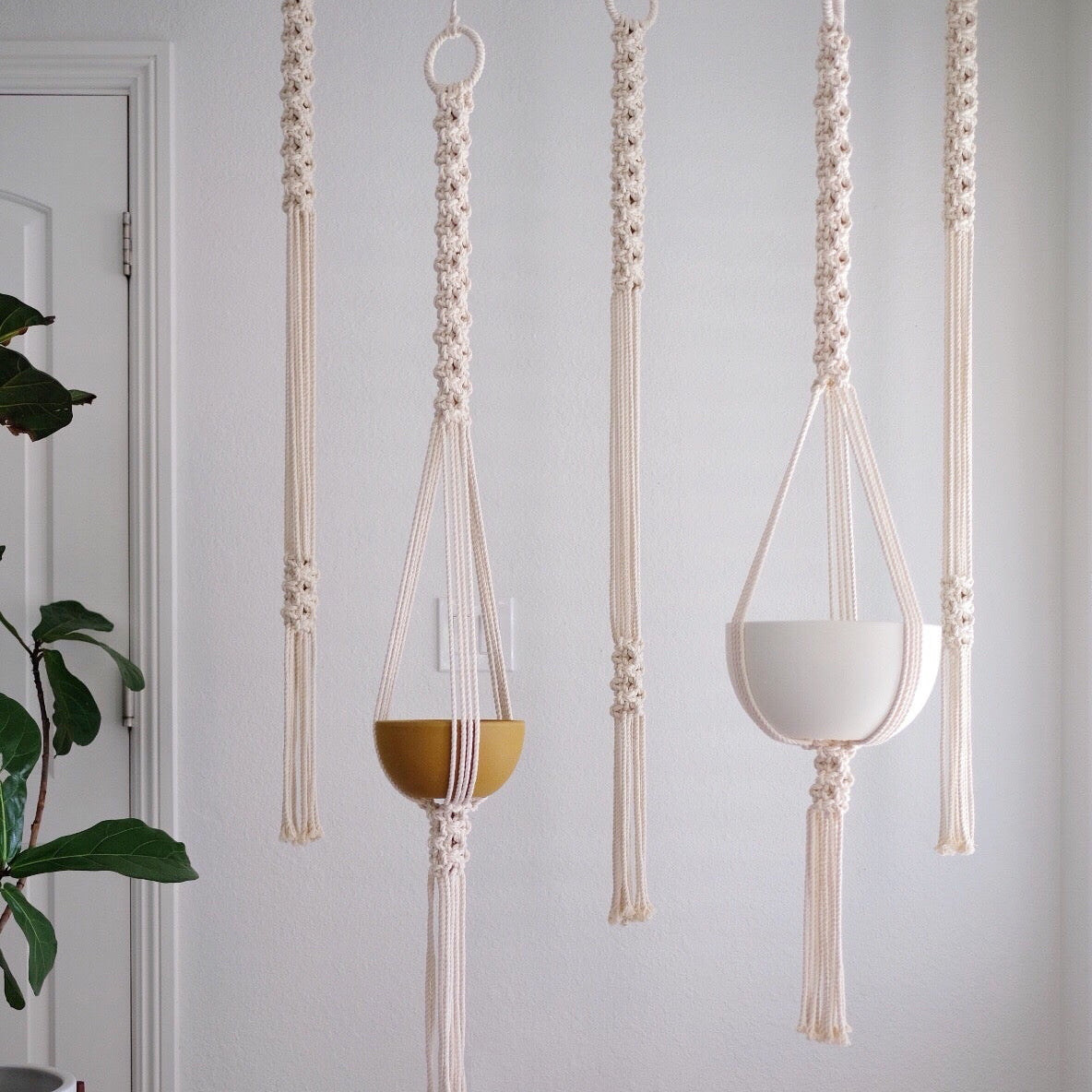 Beginner Friendly Macrame Plant Hanger Pattern - Round Mesh